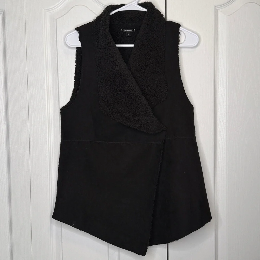 Stella & Dot Chalet Vest - Faux shearling - Black size small - Picture 4 of 11